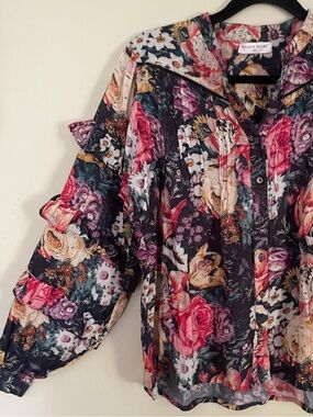 Maison Hotel | Cosima Blouse w/Tiered Ruffle Sleeves ♥ Sz XS fits S & M